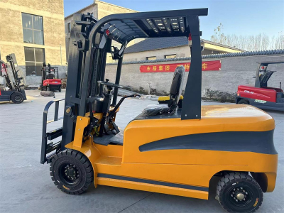 elektryczny wózek widłowy