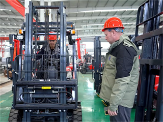 elektryczny wózek widłowy